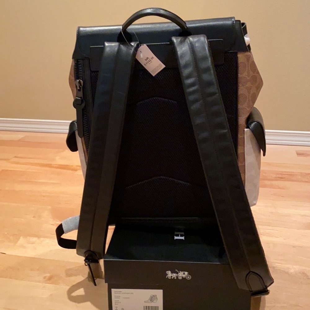 Backpack - Picture 4 of 10